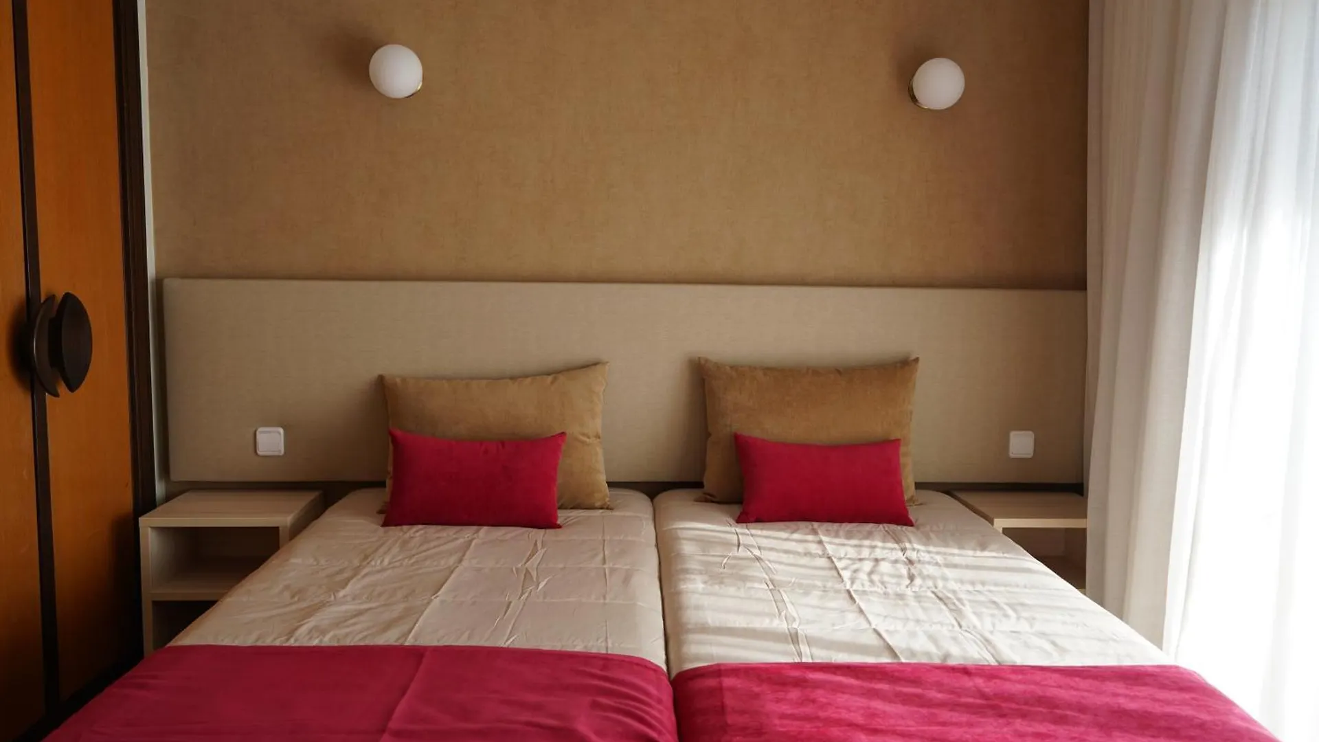Hotel Apartamento Paraiso De Albufeira 4*,
