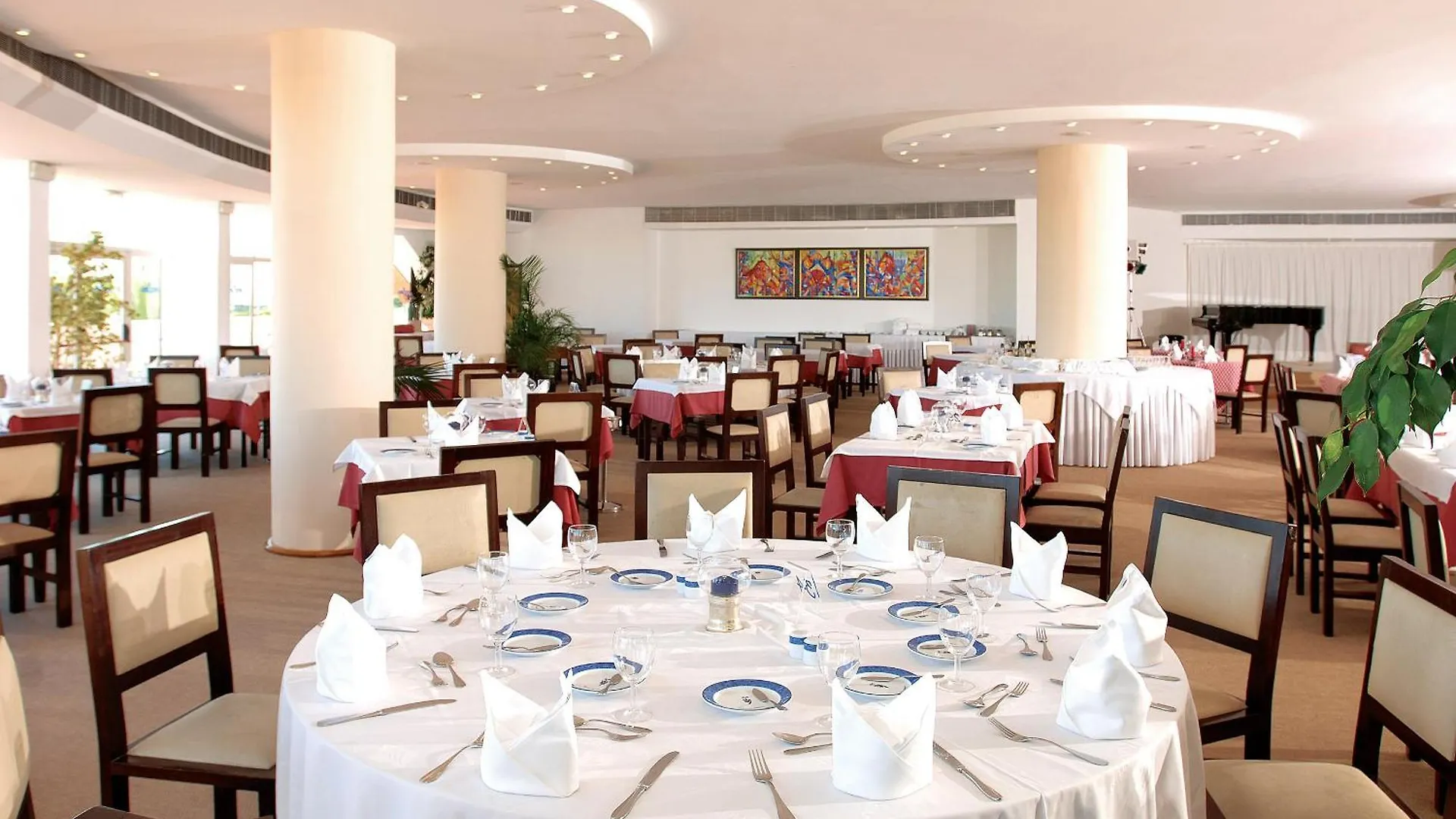Hotel Apartamento Paraiso De Albufeira 4*,